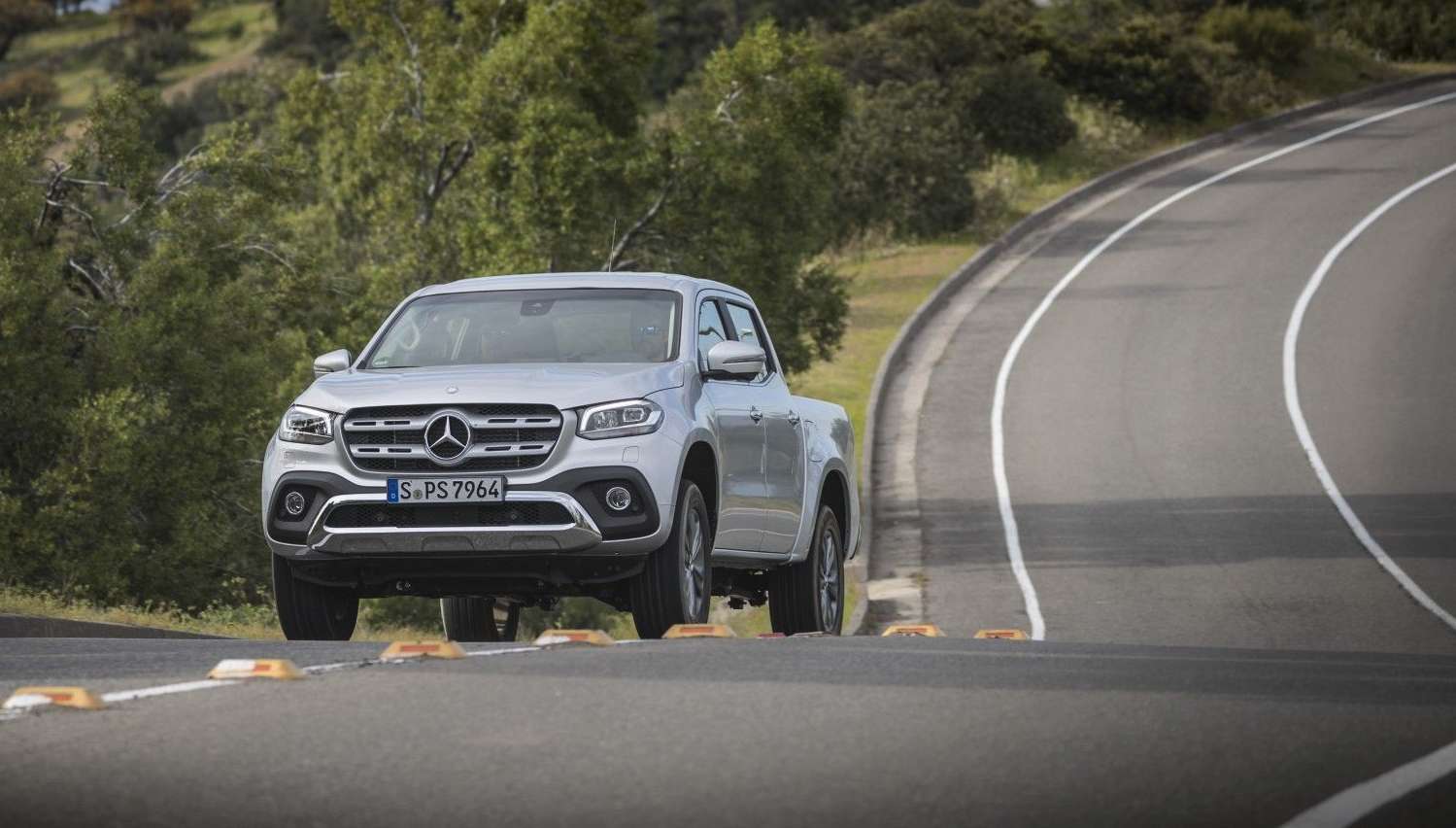 voiture télécommandée tout terrain solide